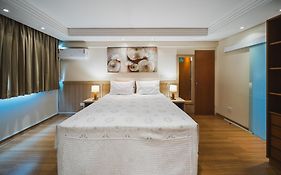 Hotel Golden Park Curitiba By Nacional Inn